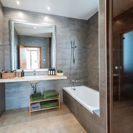 Проживание в семье Luxury Boutique Prana - Adults Friendly, Pool, Serenity Near Marbella *